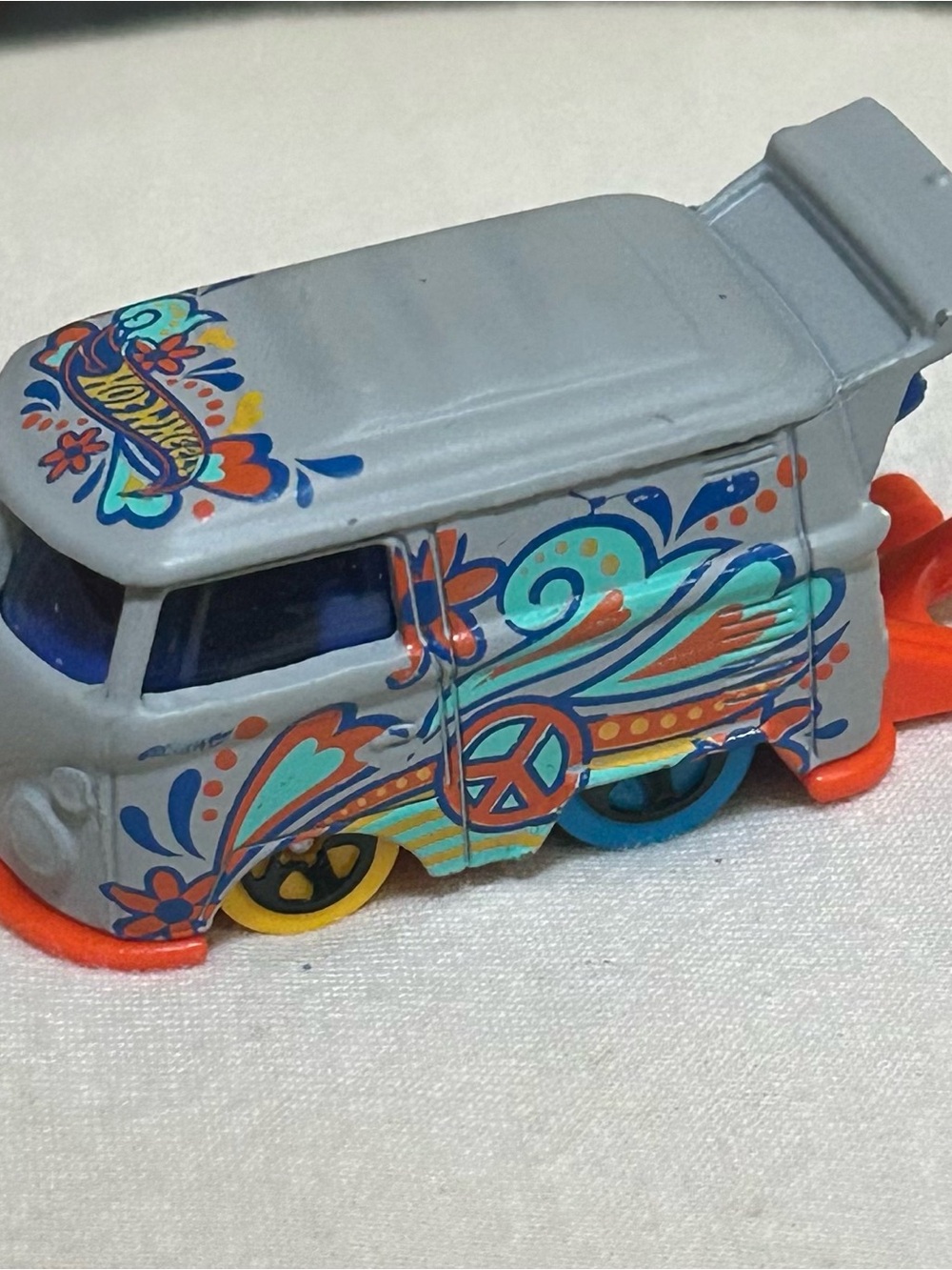 Loose Hot Wheels Kool Kombi Gray Hippie Peace Flower Power VW Bus Volkswagen